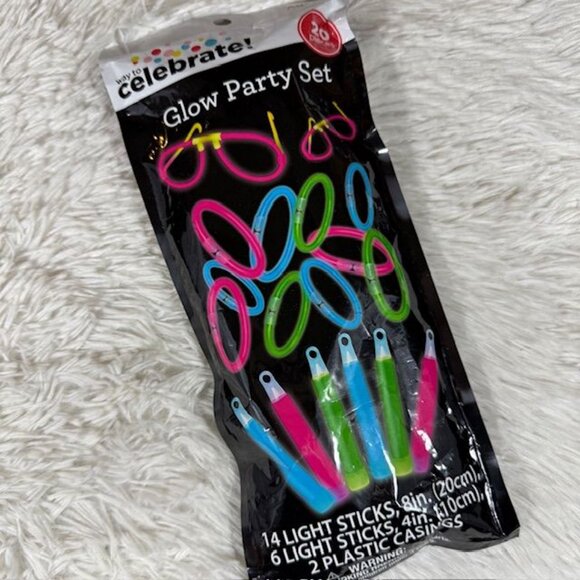 32 Pieces! Glow Necklaces Glow Light Sticks Glow Casings Party Set - Picture 10 of 16